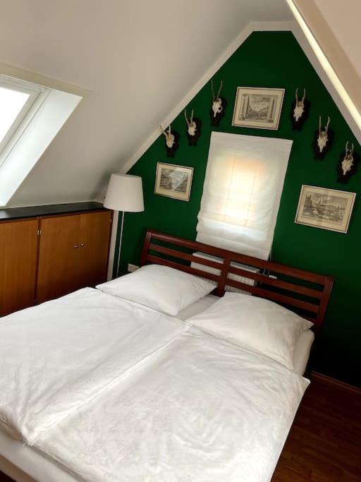 Super Zentral Begehrte Wohnlage Parkplatz Vor Haus Apartment Nuremberg Ngoại thất bức ảnh